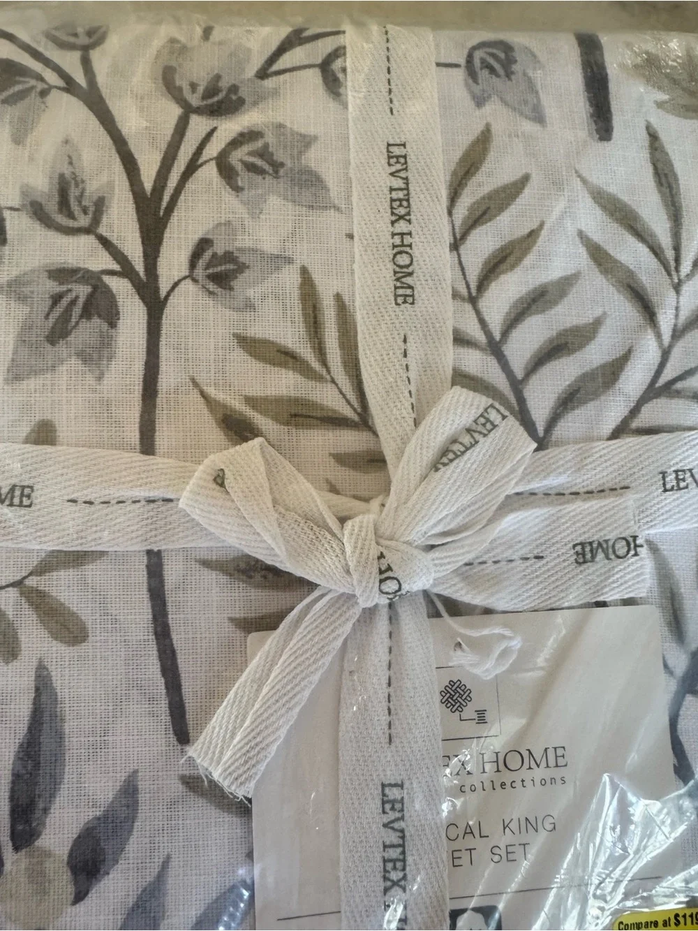 Levtex English Forest King Botanical duvet w/ 2 king shams White tan blue Gray